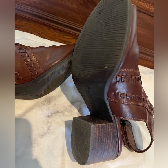 Baretraps Brown Open Toe Booties size 8 - Picture 9 of 9